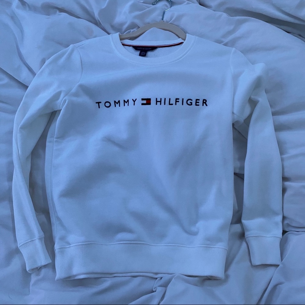 tommy crewneck